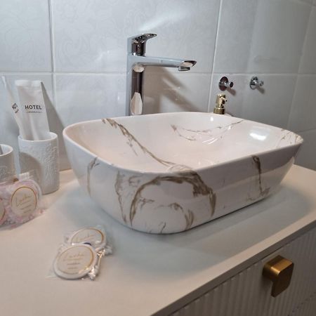 Apartment Lucka Rab Town Bagian luar foto