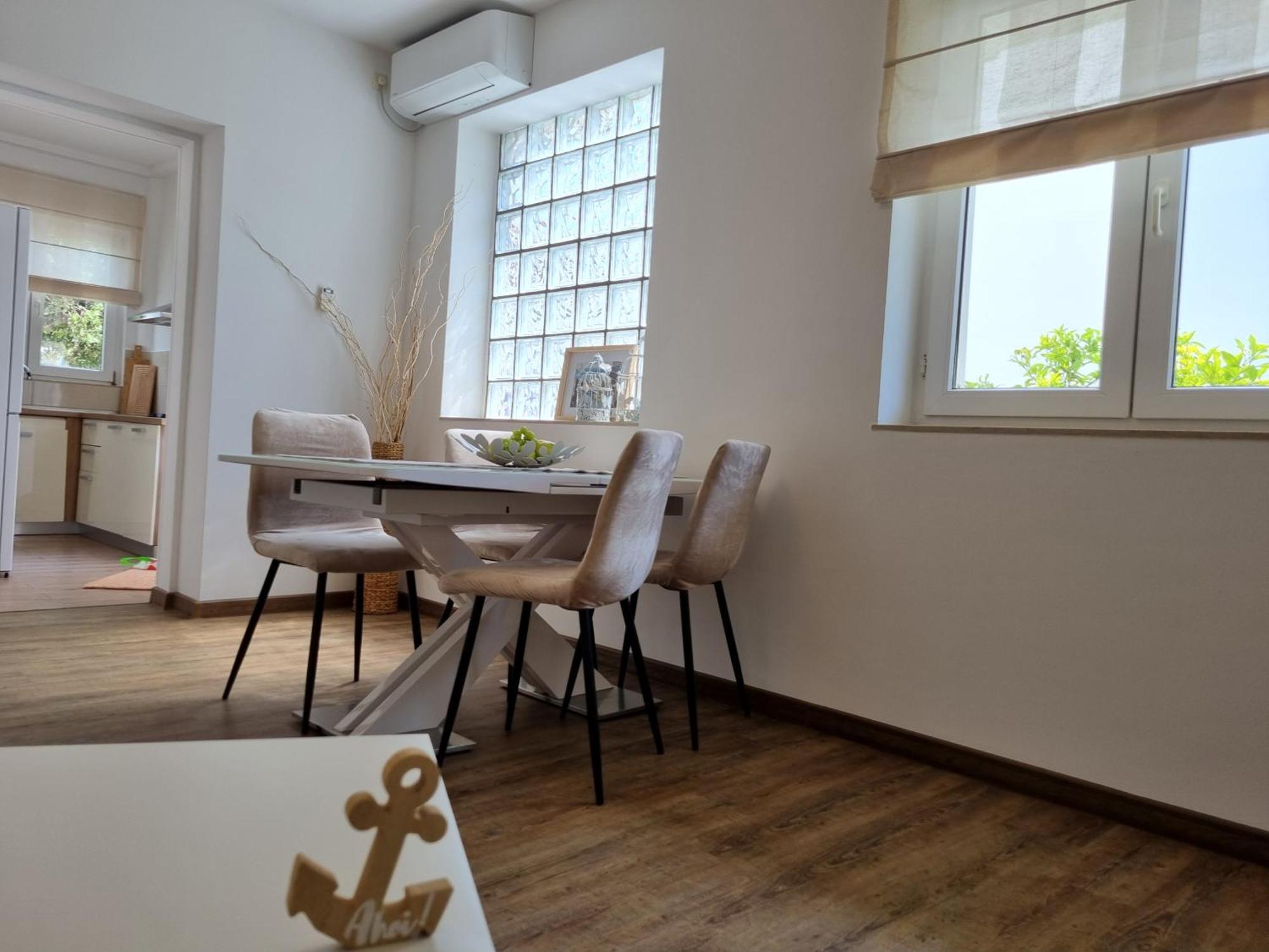 Apartment Lucka Rab Town Bagian luar foto