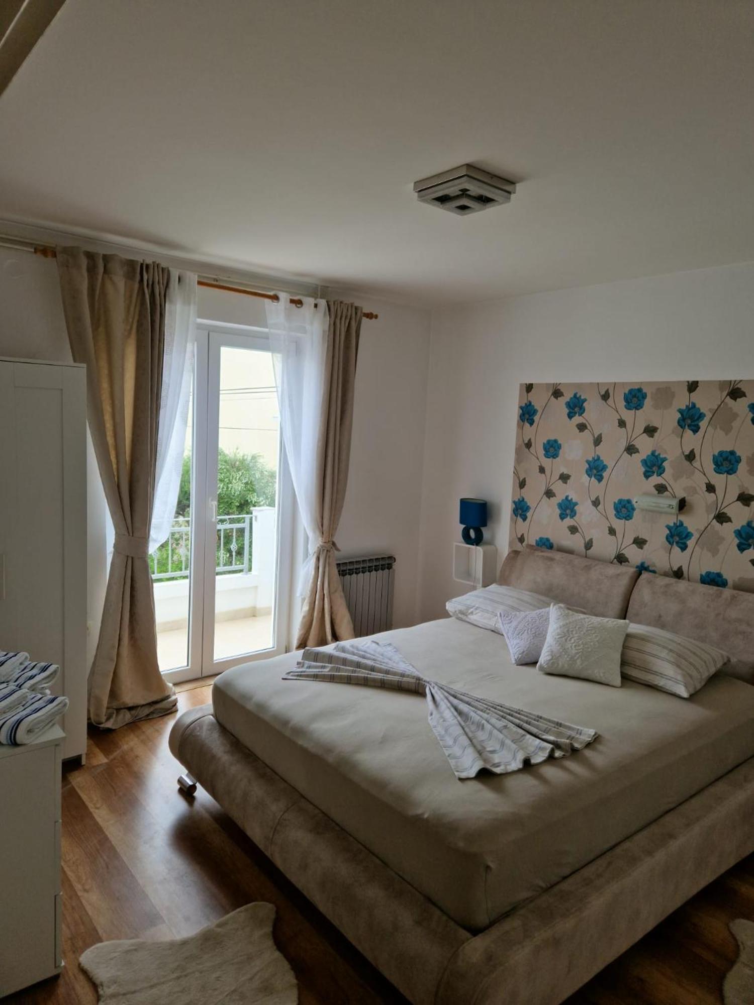 Apartment Lucka Rab Town Bagian luar foto