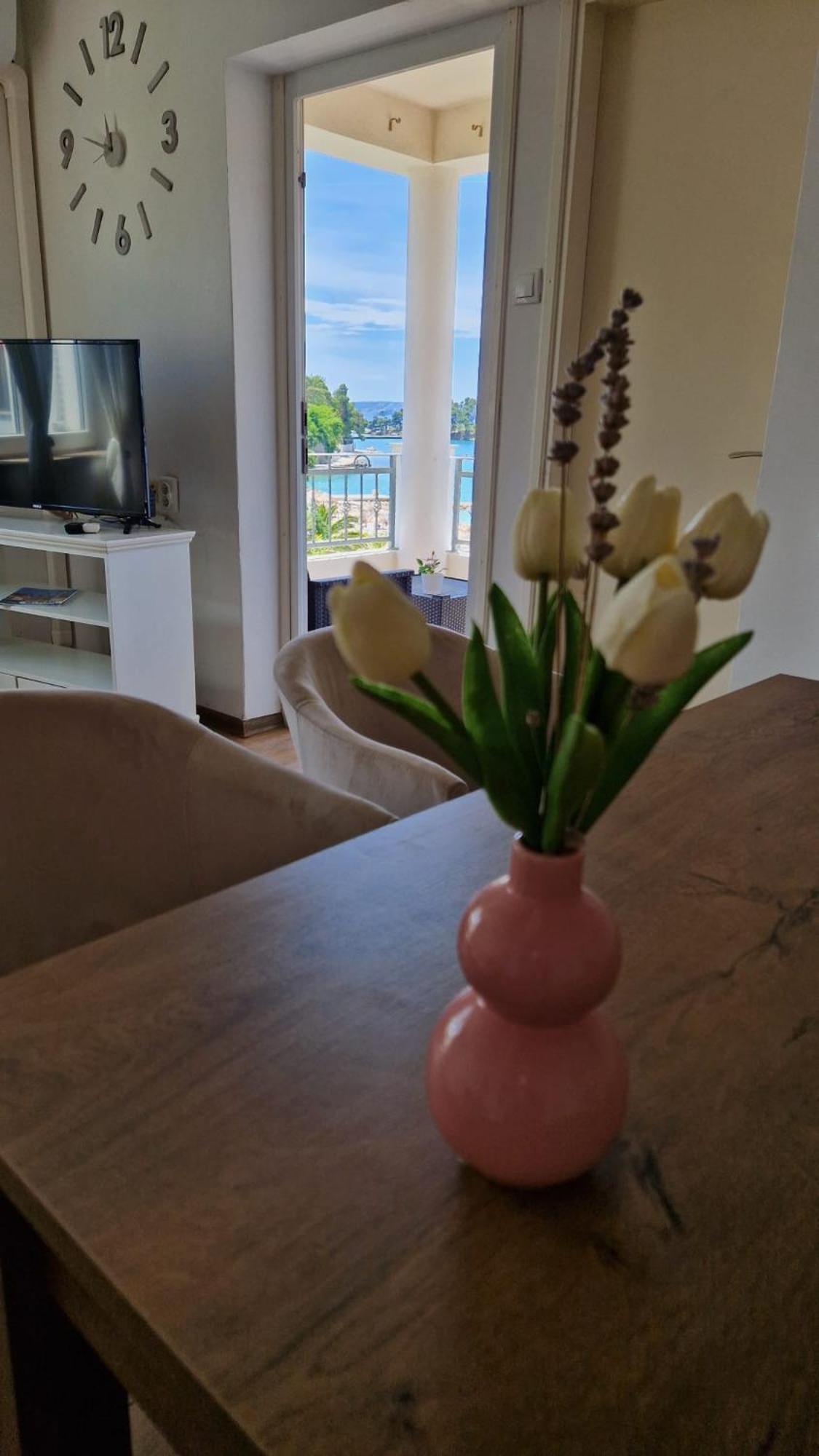 Apartment Lucka Rab Town Bagian luar foto