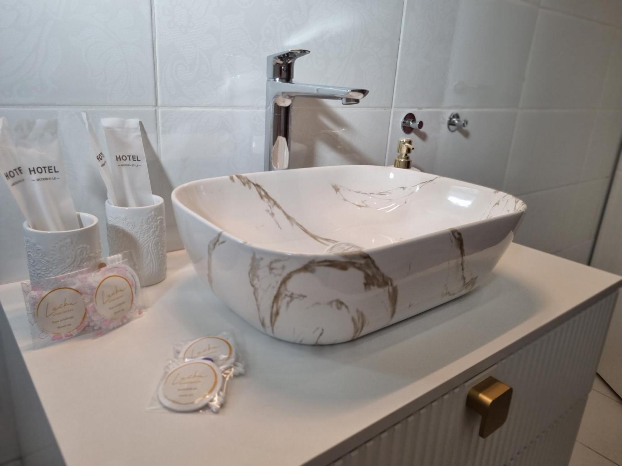 Apartment Lucka Rab Town Bagian luar foto